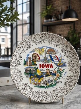 Vintage Iowa Souvenir Plate 22K Gold Warranted USA Landmarks 9” Collector